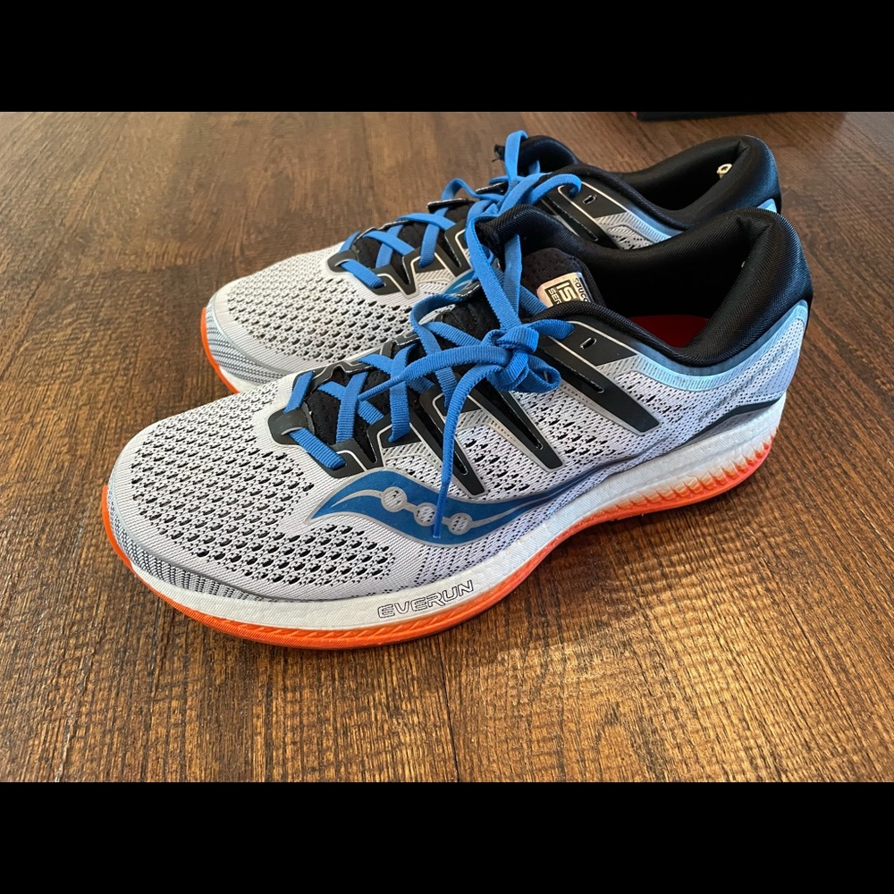 Saucony Triumph. NWT men 12.5